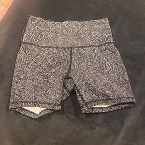 Lulu wonder under biker shorts 5 inch